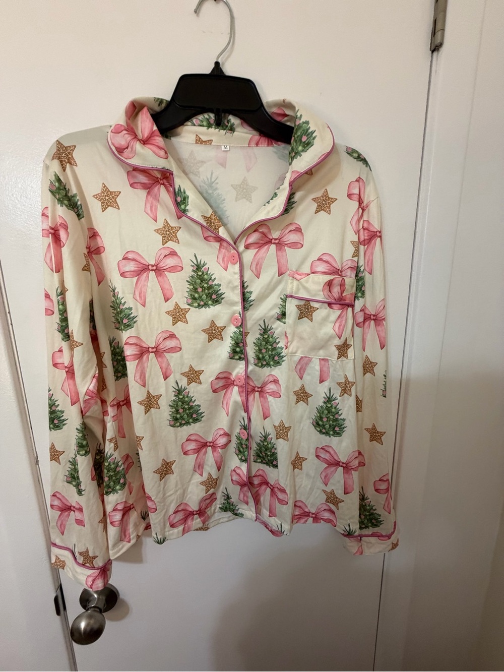 SHEIN Cream Holiday Print Button-Up Pajama Top with Pink Bows